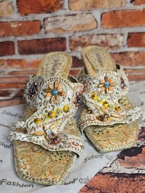 John Fashion Embellished Cream Beaded Women’s Sandals Size 7